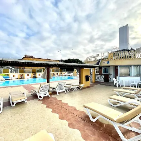 Modern Studio Cs With Wifi, Shared Pool, Puerto De La Cruz 아파트 푸에르토 드 라 크루즈